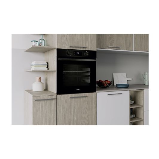 Four chaleur tournante INDESIT IO 2580C B