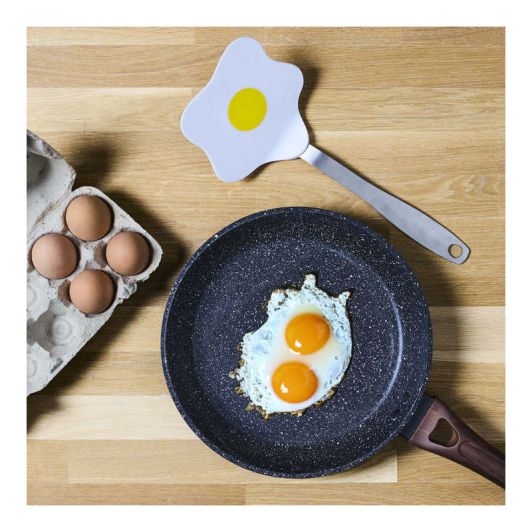 Spatule oeuf sur le plat